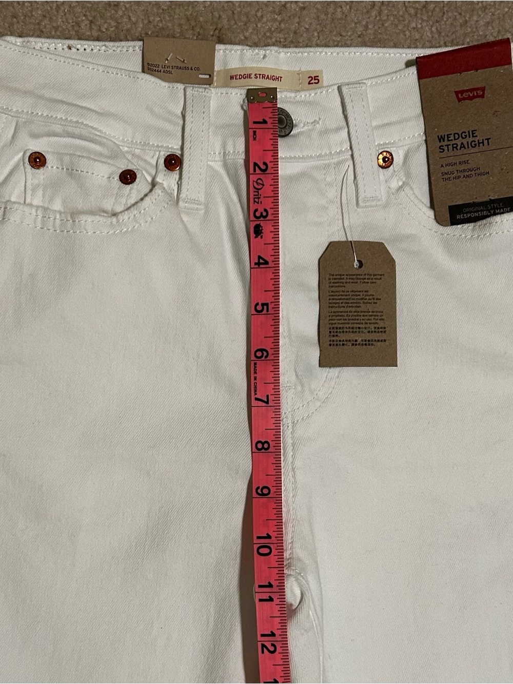 NWT Levi's Wedgie Straight Jeans - Size 25 x 28 - Naturally Good (White) - Picture 5 of 10